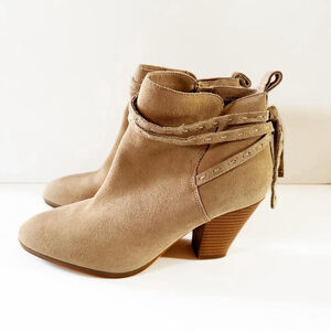 Violet & Red Jane Tan Suede Ankle Booties Women’s Size 8M